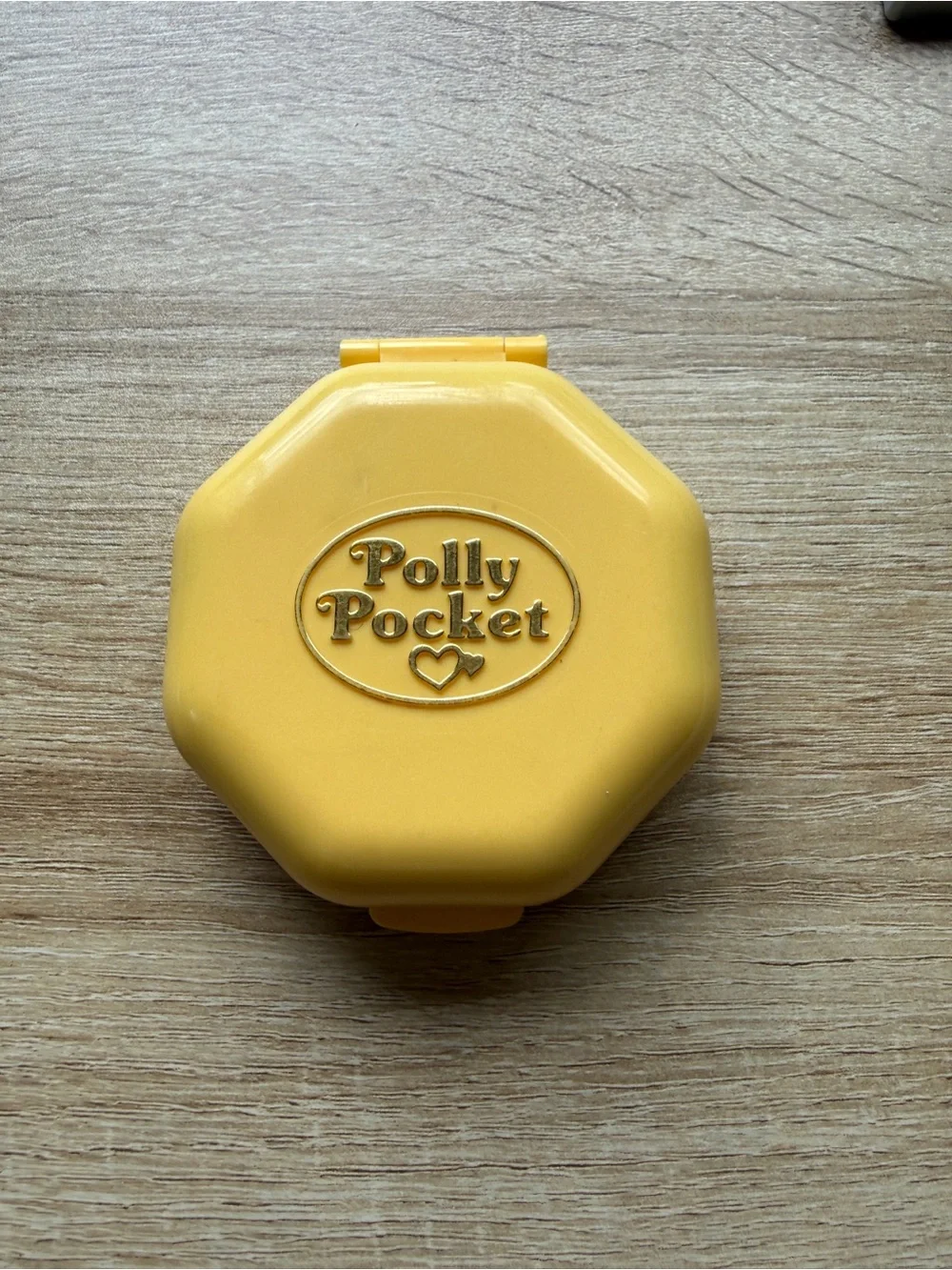 1990 Polly’s Hair Salon - vintage incomplete Polly pocket